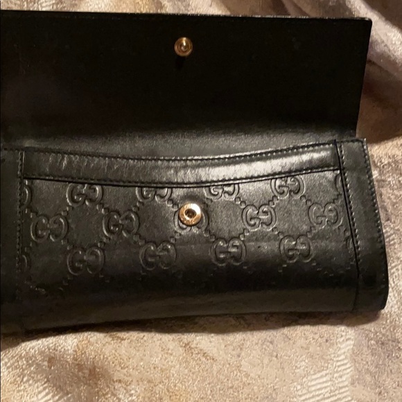 Gucci Handbags - Gucci Trifold Wallet
